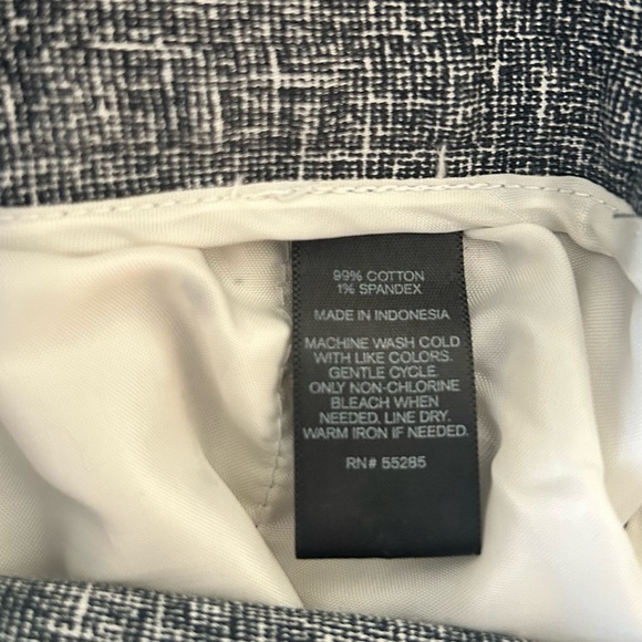 Express Black White Textured  Cuffed Dress Shorts Size 6 - Picture 9 of 9